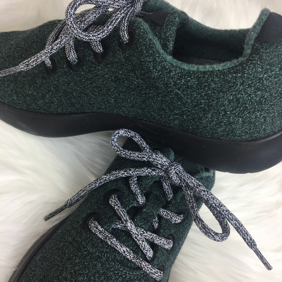 Allbirds women’s green and black wool runners - Picture 6 of 7